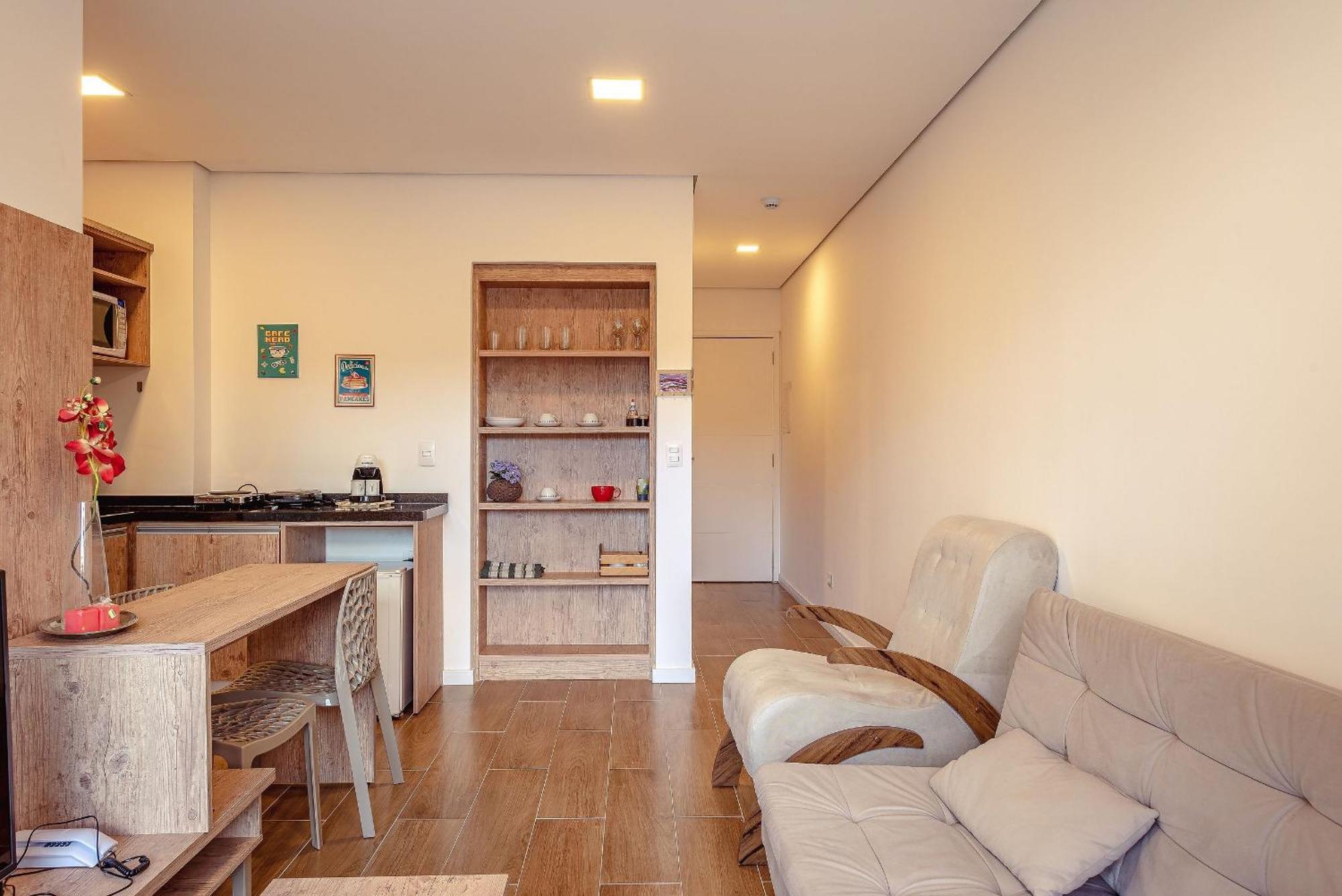Apartamento Flat Novo, Aconchegante E No Coracao Do Capivari / Internet + Aquecedores